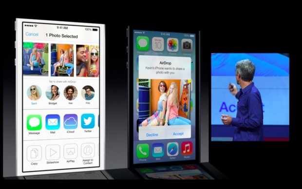 Einfacher Dateitausch mit Airdrop f&uuml;r iOS 7 (Bild: Apple/Screenshot: Golem.de)